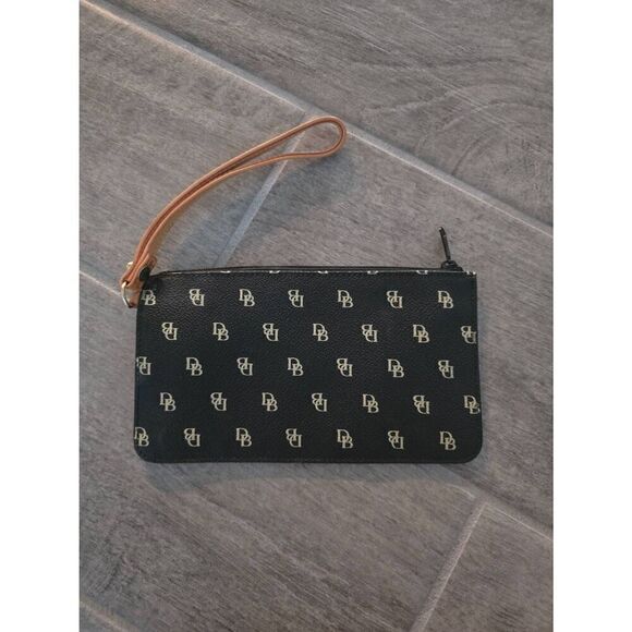 Dooney & Bourke Black and Tan Wristlet‎ - Picture 1 of 7